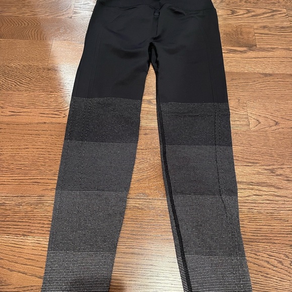 Lululemon Black and Silver Sparkle Ebb to Street TightLeggings Size 6 25’ - Picture 5 of 7
